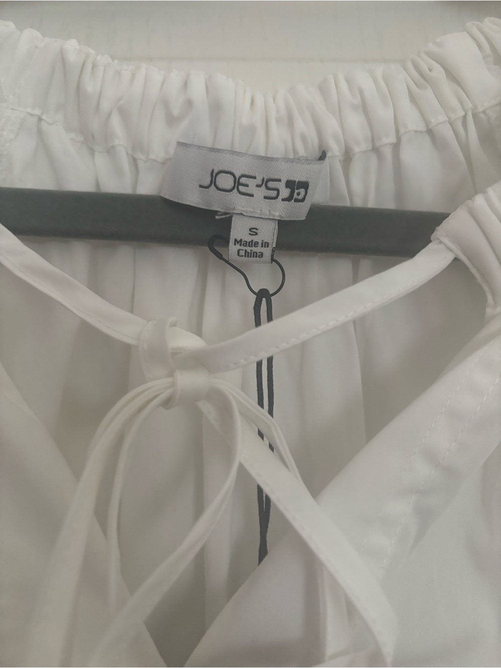 Joe’s White Ruffled Button-Up Blouse - Picture 2 of 3